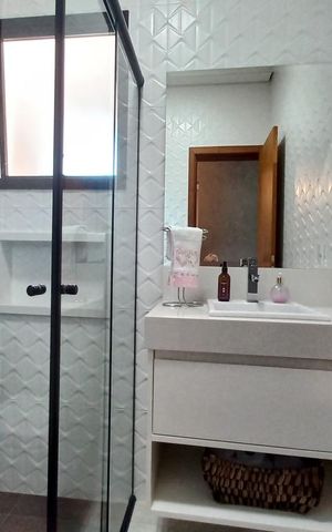 Casa à venda com 225m², 3 quartos e 2 vagas Casa à venda com 225m², 3 quartos e 2 vagasBanheiro