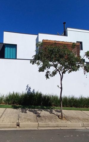 Casa à venda com 225m², 3 quartos e 2 vagas Casa à venda com 225m², 3 quartos e 2 vagasFachada do Prédio