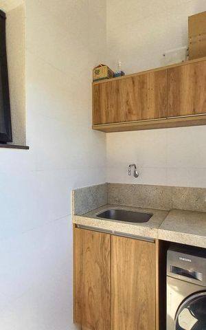 Casa à venda com 225m², 3 quartos e 2 vagas Casa à venda com 225m², 3 quartos e 2 vagasÁrea de Serviço
