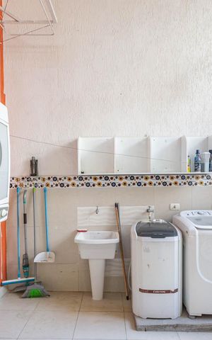 Casa à venda com 270m², 3 quartos e 4 vagasLavanderia