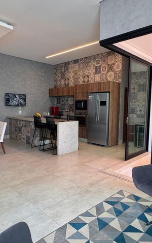 Casa à venda com 225m², 3 quartos e 2 vagasSala