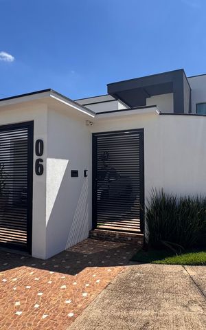 Casa à venda com 225m², 3 quartos e 2 vagasFachada