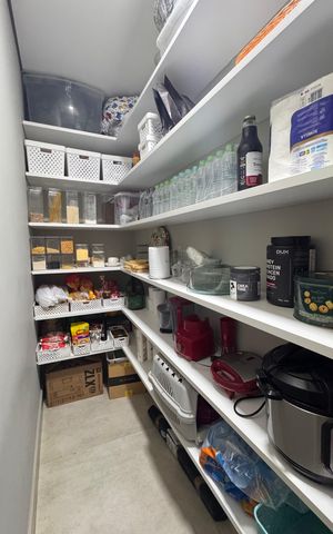 Casa à venda com 225m², 3 quartos e 2 vagasDespensa