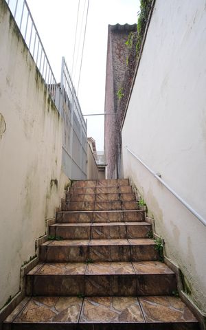 Casa para alugar com 200m², 3 quartos e 1 vagaEscada