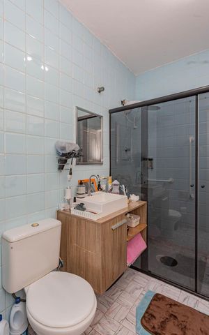 Casa à venda com 292m², 3 quartos e 3 vagasBanheiro da Suíte
