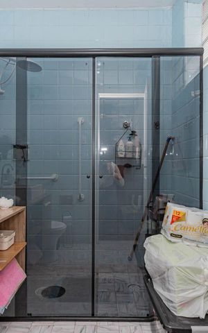 Casa à venda com 292m², 3 quartos e 3 vagasBanheiro da Suíte