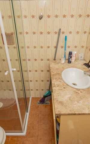 Casa à venda com 292m², 3 quartos e 3 vagasBanheiro Social