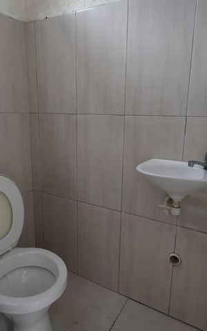 Casa à venda com 240m², 1 quarto e 2 vagasBanheiro de serviço