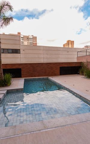 Apartamento à venda com 120m², 2 quartos e 2 vagas Apartamento à venda com 120m², 2 quartos e 2 vagasÁrea comum - Piscina