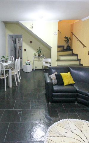 Casa à venda com 105m², 3 quartos e 1 vagaSala