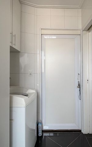 Apartamento à venda com 150m², 3 quartos e 6 vagas Apartamento à venda com 150m², 3 quartos e 6 vagasÁrea de Serviço