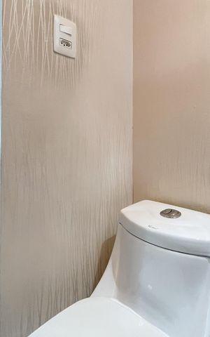 Apartamento à venda com 150m², 3 quartos e 6 vagas Apartamento à venda com 150m², 3 quartos e 6 vagasLavabo