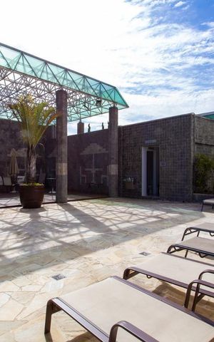 Apartamento à venda com 150m², 3 quartos e 6 vagas Apartamento à venda com 150m², 3 quartos e 6 vagasÁrea comum - Piscina