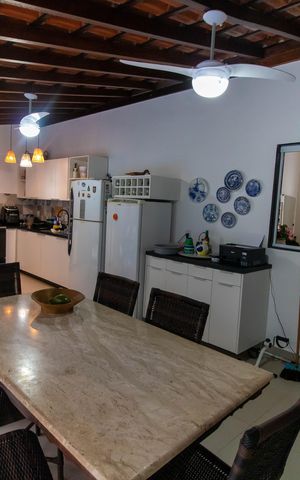 Casa à venda com 750m², 5 quartos e 4 vagas Casa à venda com 750m², 5 quartos e 4 vagasÁrea externa