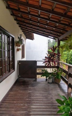 Casa à venda com 750m², 5 quartos e 4 vagas Casa à venda com 750m², 5 quartos e 4 vagasVaranda da Sala (Casa 2)
