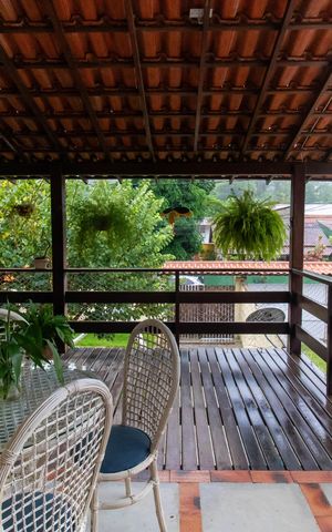 Casa à venda com 750m², 5 quartos e 4 vagas Casa à venda com 750m², 5 quartos e 4 vagasVaranda da Sala (Casa 2)