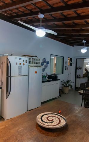 Casa à venda com 750m², 5 quartos e 4 vagas Casa à venda com 750m², 5 quartos e 4 vagasÁrea externa