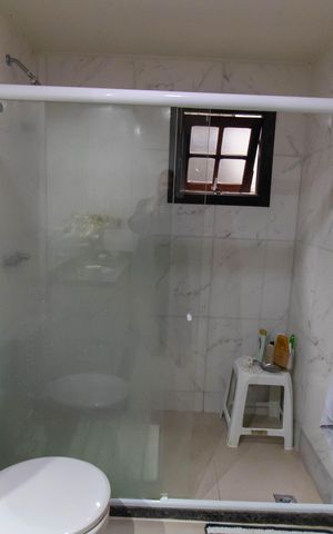 Casa à venda com 750m², 5 quartos e 4 vagas Casa à venda com 750m², 5 quartos e 4 vagasBanheiro da Suíte 1 (Casa 2)