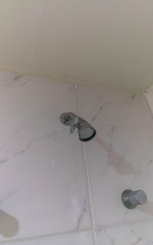 Casa à venda com 750m², 5 quartos e 4 vagas Casa à venda com 750m², 5 quartos e 4 vagasChuveiro (Casa 2)