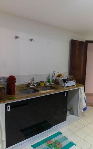 Casa à venda com 750m², 5 quartos e 4 vagas Casa à venda com 750m², 5 quartos e 4 vagasCozinha (Casa 2)