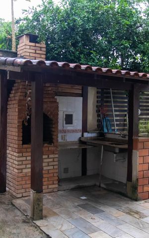Casa à venda com 750m², 5 quartos e 4 vagas Casa à venda com 750m², 5 quartos e 4 vagasÁrea externa