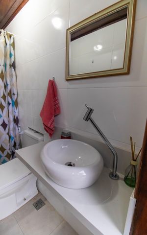 Casa à venda com 750m², 5 quartos e 4 vagas Casa à venda com 750m², 5 quartos e 4 vagasBanheiro de serviço (Casa 1)