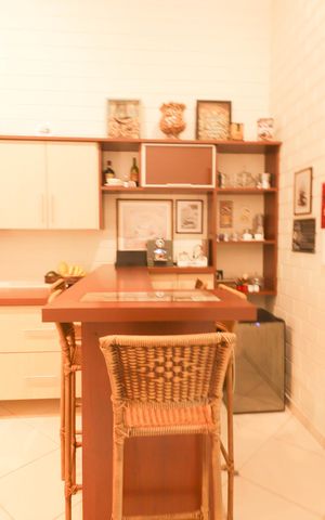 Casa de condomínio à venda com 771m², 3 quartos e 15 vagas Casa de condomínio à venda com 771m², 3 quartos e 15 vagasCozinha e Área de Serviço