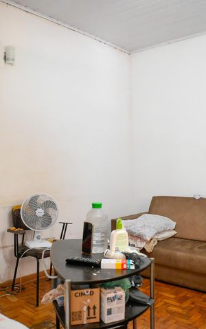 Casa à venda com 160m², 1 quarto e 3 vagas Casa à venda com 160m², 1 quarto e 3 vagasSala