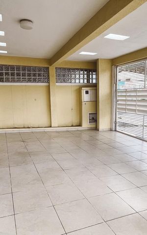 Casa à venda com 164m², 4 quartos e 3 vagas Casa à venda com 164m², 4 quartos e 3 vagasGaragem