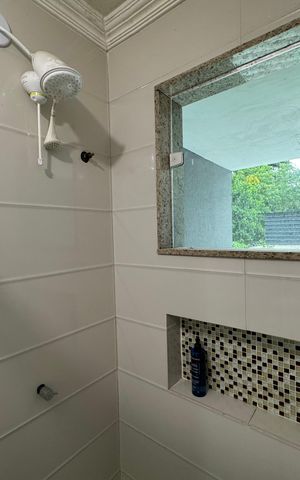 Casa de condomínio à venda com 170m², 4 quartos e 1 vaga Casa de condomínio à venda com 170m², 4 quartos e 1 vagaSuíte 2 - Banheiro