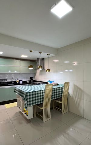 Casa de condomínio à venda com 170m², 4 quartos e 1 vaga Casa de condomínio à venda com 170m², 4 quartos e 1 vagaCozinha