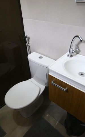 Casa à venda com 360m², 6 quartos e 6 vagasBanheiro