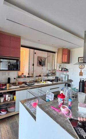 Casa de condomínio à venda com 554m², 5 quartos e 3 vagas Casa de condomínio à venda com 554m², 5 quartos e 3 vagasCozinha