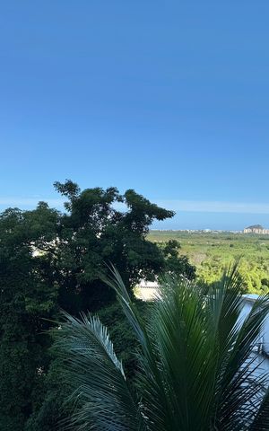 Casa de condomínio à venda com 554m², 5 quartos e 3 vagas Casa de condomínio à venda com 554m², 5 quartos e 3 vagasTerraço - Vista