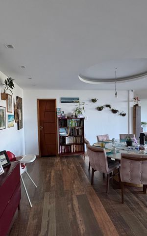 Casa de condomínio à venda com 554m², 5 quartos e 3 vagas Casa de condomínio à venda com 554m², 5 quartos e 3 vagasSala