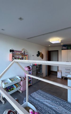 Casa de condomínio à venda com 554m², 5 quartos e 3 vagas Casa de condomínio à venda com 554m², 5 quartos e 3 vagasQuarto 1