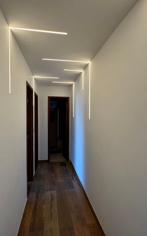 Casa de condomínio à venda com 554m², 5 quartos e 3 vagas Casa de condomínio à venda com 554m², 5 quartos e 3 vagasCorredor