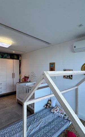Casa de condomínio à venda com 554m², 5 quartos e 3 vagas Casa de condomínio à venda com 554m², 5 quartos e 3 vagasQuarto 1