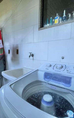 Casa de condomínio à venda com 554m², 5 quartos e 3 vagas Casa de condomínio à venda com 554m², 5 quartos e 3 vagasÁrea de Serviço