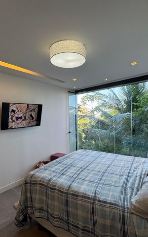 Casa de condomínio à venda com 554m², 5 quartos e 3 vagas Casa de condomínio à venda com 554m², 5 quartos e 3 vagasSuíte