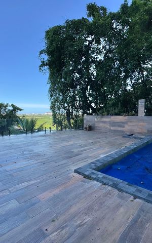 Casa de condomínio à venda com 554m², 5 quartos e 3 vagas Casa de condomínio à venda com 554m², 5 quartos e 3 vagasTerraço
