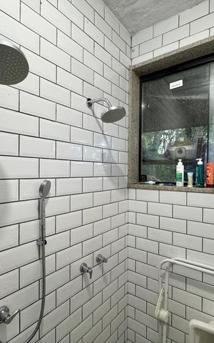 Casa de condomínio à venda com 554m², 5 quartos e 3 vagas Casa de condomínio à venda com 554m², 5 quartos e 3 vagasBanheiro Social