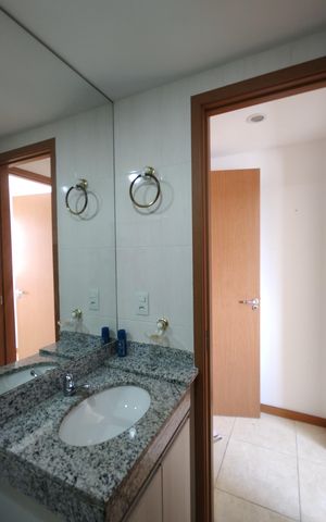 Apartamento à venda com 67m², 2 quartos e 1 vagaBanheiro da Suíte 1