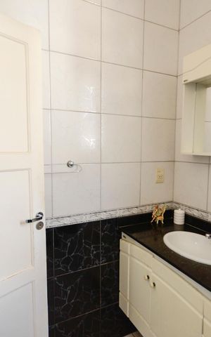 Apartamento à venda com 74m², 2 quartos e sem vaga Apartamento à venda com 74m², 2 quartos e sem vagaBanheiro
