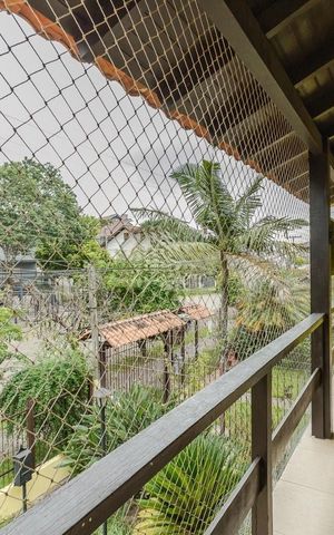 Casa à venda com 240m², 4 quartos e 2 vagas Casa à venda com 240m², 4 quartos e 2 vagasVaranda