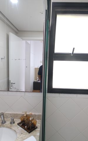 Apartamento à venda com 93m², 3 quartos e 2 vagasBanheiro da Suíte 