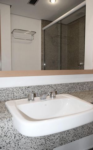 Studio à venda com 32m², 1 quarto e 1 vagaStudio- banheiro