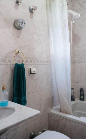 Casa à venda com 169m², 3 quartos e 2 vagasBanheiro 1