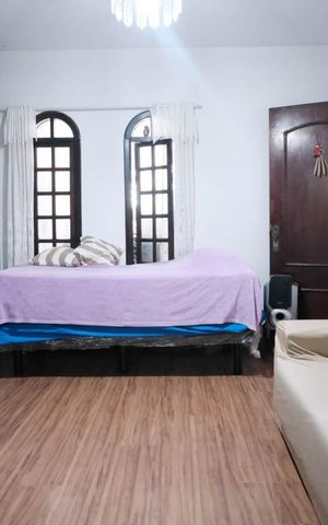 Casa à venda com 169m², 3 quartos e 2 vagasSala
