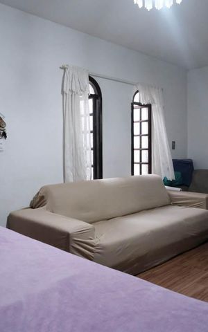 Casa à venda com 169m², 3 quartos e 2 vagasSala